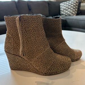 Tom’s Dessert Suede Wedge Bootie Cheetah Print